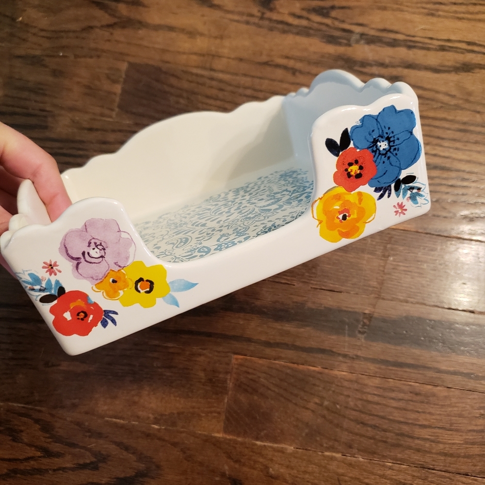 Pioneer woman napkin holdee